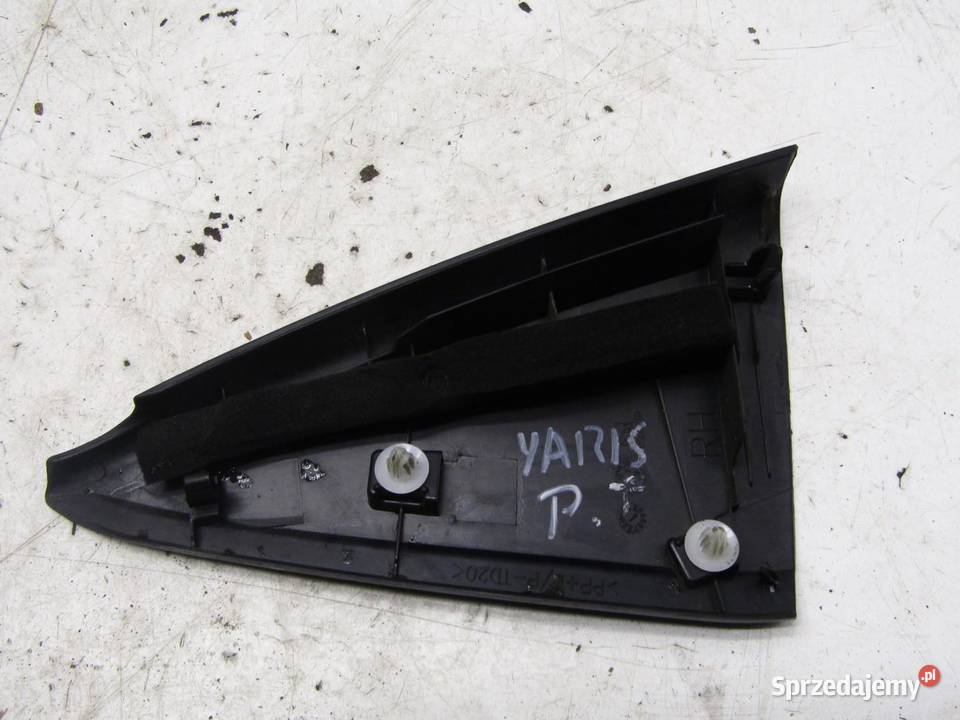 TRÓJKĄT ZAŚLEPKA DRZWI PRAWY TYŁ TYLNY TOYOTA