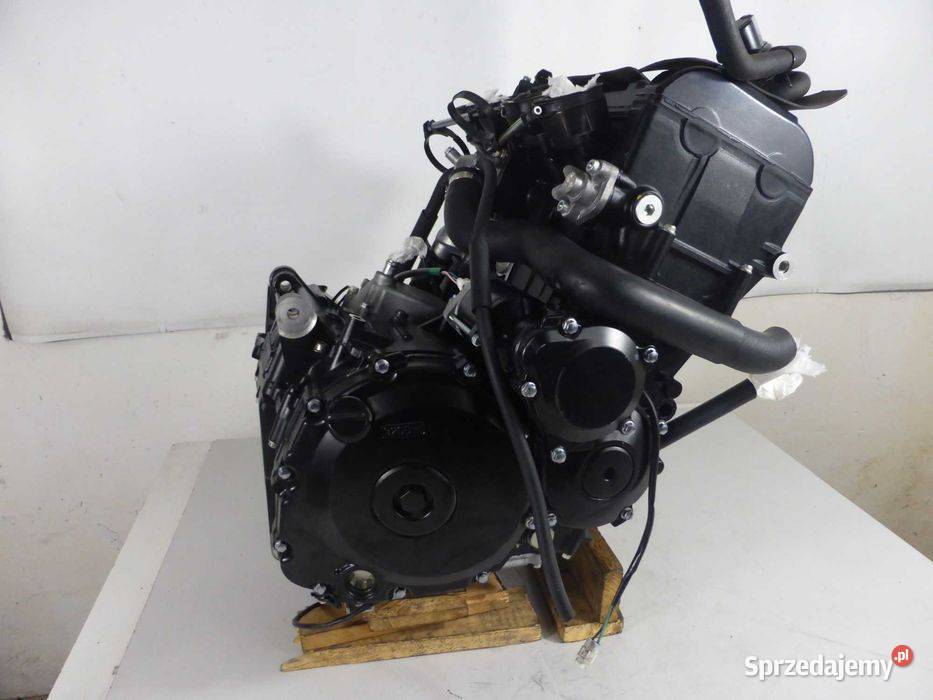 Suzuki GSXS 750 przebieg 9400 1723r silnik Poznań sprzedam