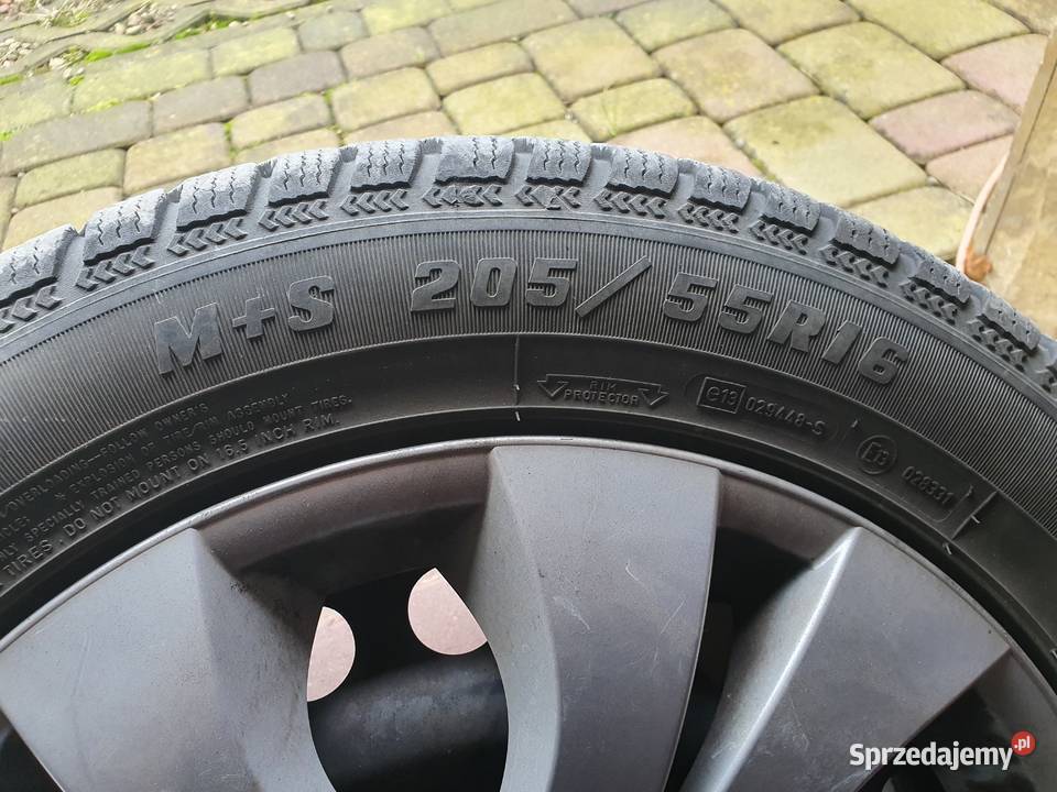 OPONY ZIMOWE Z FELGAMI 205X55X16 4 SZTUKI Łęg Tarnowski sprzedam