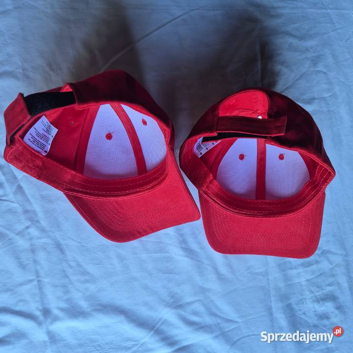 Czerwone czapki z daszkiem 2 sztuki nowe Brzesko sprzedam