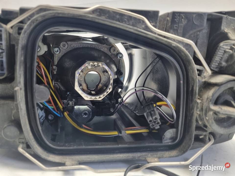 LAMPA PRAWA Volvo S40 II V50 LIFT PRZEDNIA prawy Lampy przednie Rudka