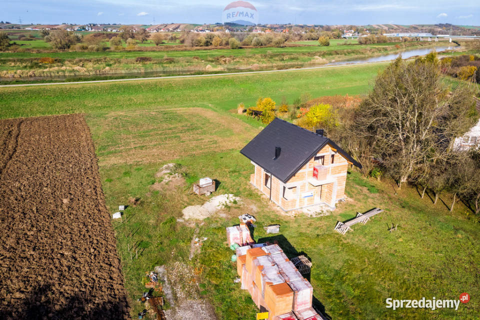 Dom Trasie RowerowejPuszcza Niepołomicka asfalt małopolskie Ispina