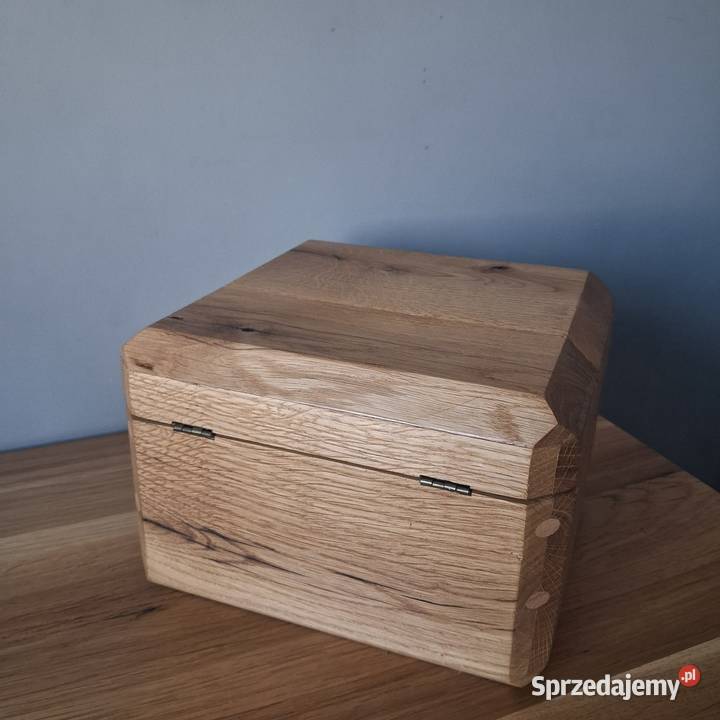 Dębowa szkatułka Lipsko