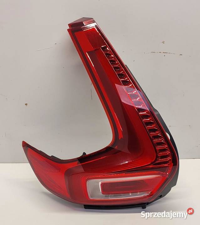 VOLVO XC40 LAMPA LEWY TYŁ 31446790 osobowe