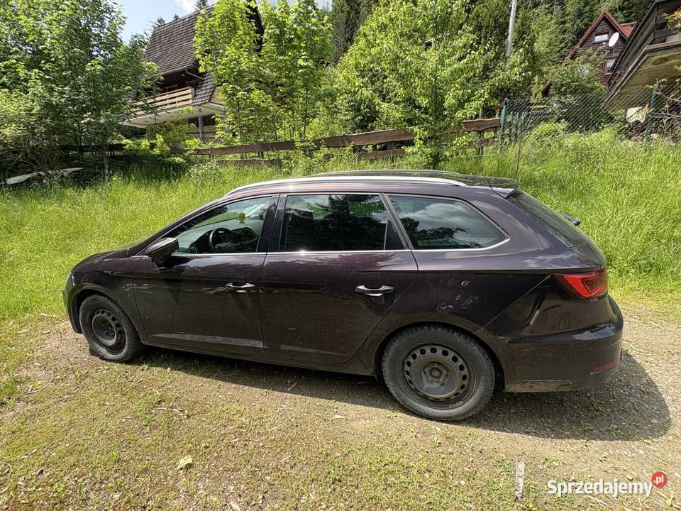 Syndyk sprzeda samochód osobowy SEAT Leon III Kraków