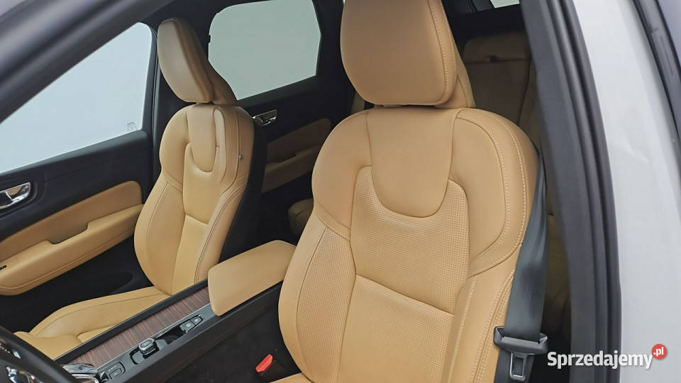 Volvo XC 60 B4 B Plus Bright aut Z Polskiego 4/5