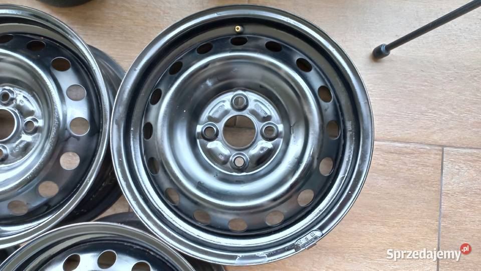 Felgi stalowe Toyota Yaris 2 II 55J x 15CH R15 sprzedam