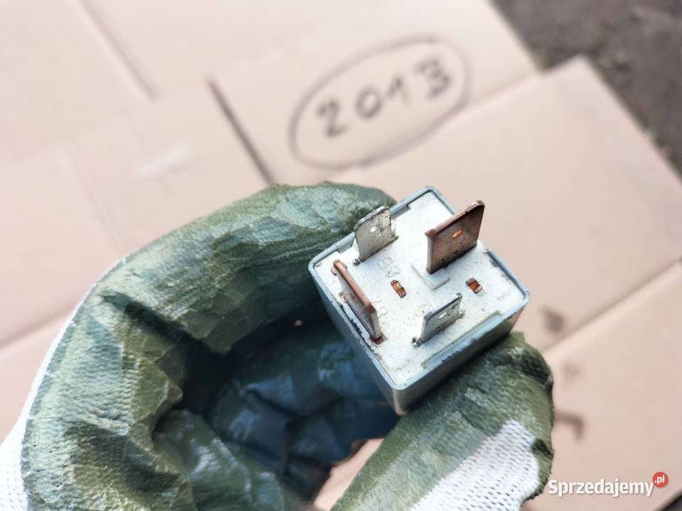 PRZEKAŹNIK 18 191937503 osobowe