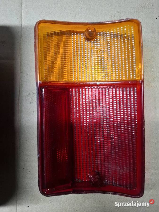 Lewa lampa tyl tylna Fiat 126p Maluch Elegant Części samochodowe opolskie Strzelce Opolskie