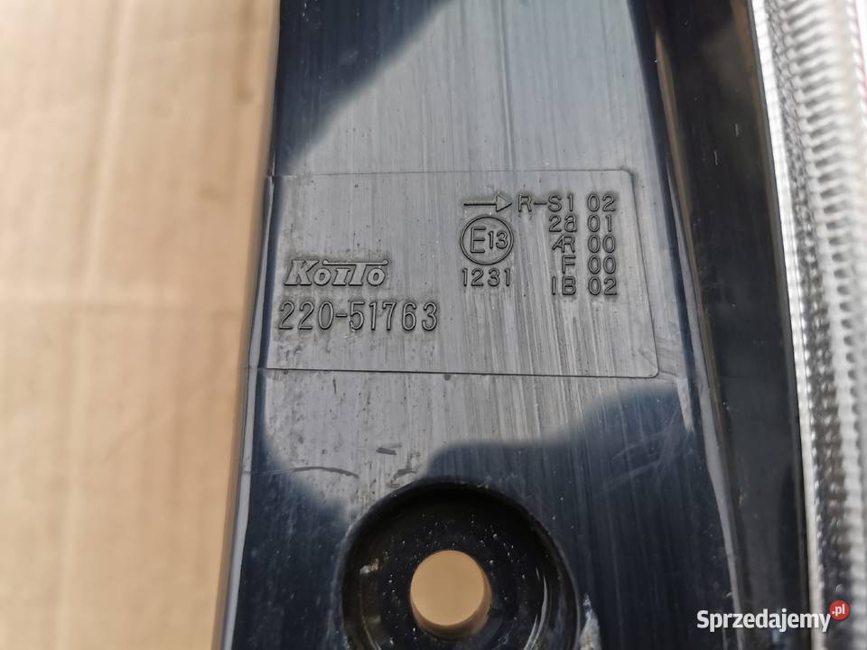 Lampa tył tylnia prawa rh Daihatsu Sirion 2 II Oświetlenie Sieraków