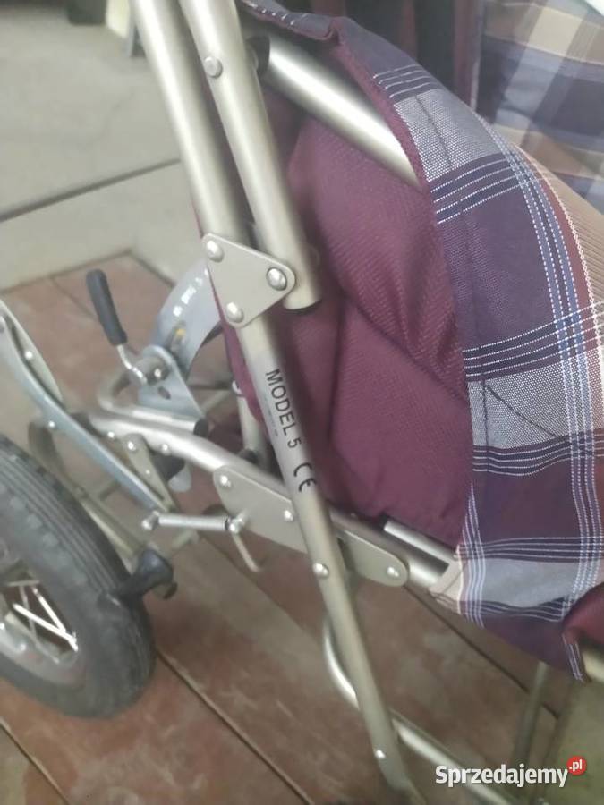 Wózek spacerowy osoby niepelnosprawnej