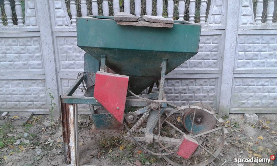 Sadzarka do ziemniaków montowana na pług Bałtów