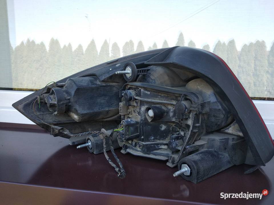 Fiat Linea lampa tył tylna prawa wkład oprawka