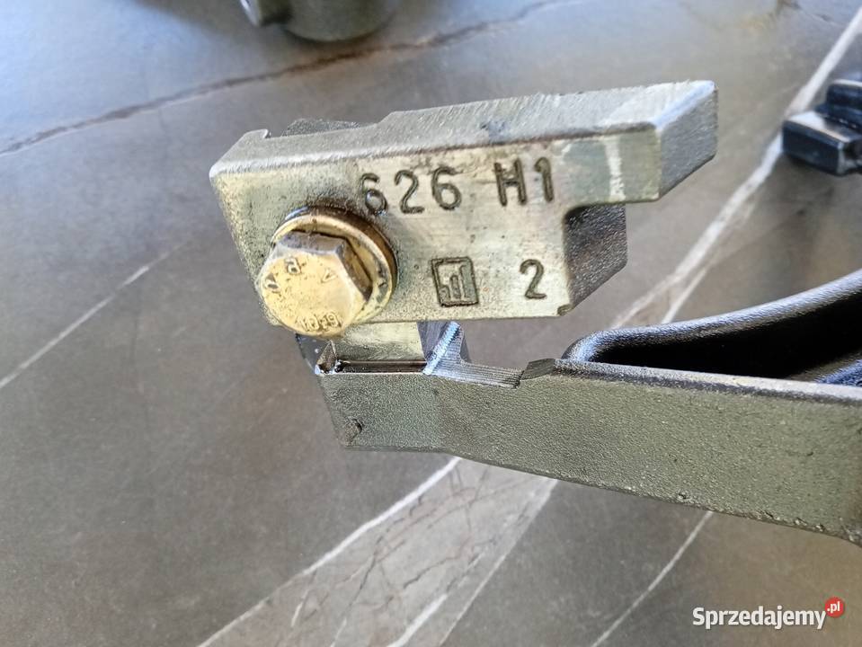 Widełka skrzyni biegów Massey Ferguson 6120 6130