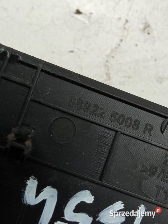 OSŁONA DESKI KOMPLET PLASTIKI 682107194R osobowe sprzedam