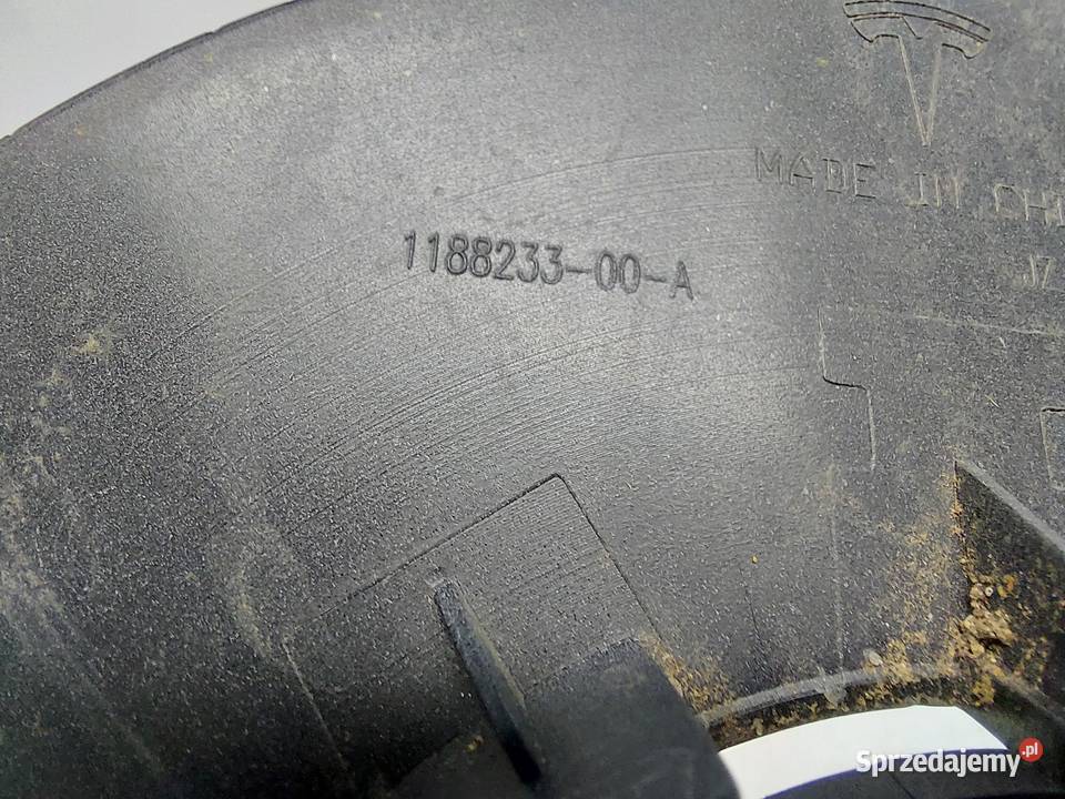 TESLA MODEL Y 2024r DEKIELEK OSŁONA 118823300A Piasty i łożyska kół Zawieszenie i amortyzacja