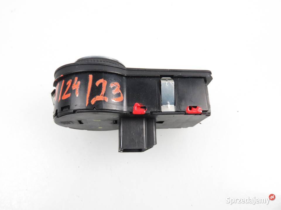WŁĄCZNIK ŚWIATEŁ OPEL ASTRA IV J 13268703