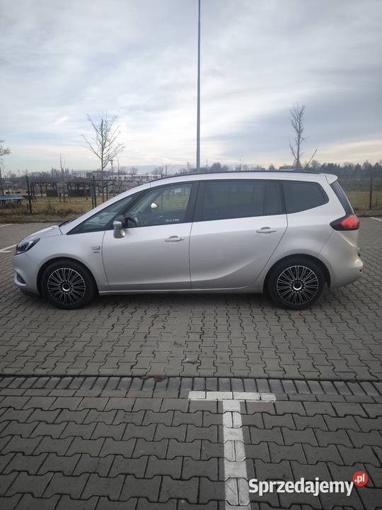 Opel Zafira C Tourer 20 CDTI 2017 r manualna Wola Miedniewska sprzedam