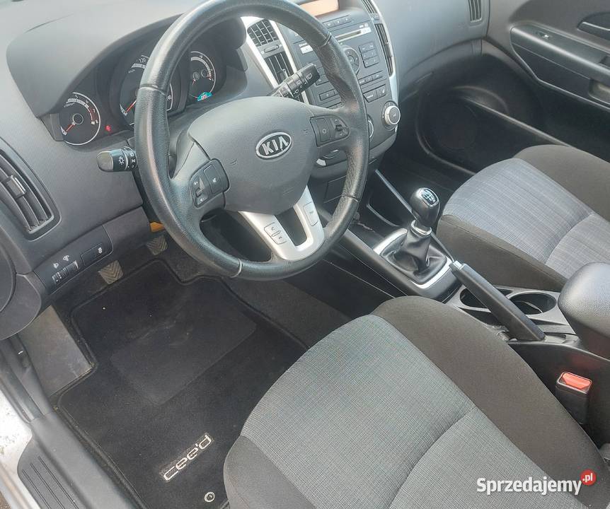 Kia Ceed Benzyna Tyko 65 Tysiecy Przebiegu Kia sprzedam