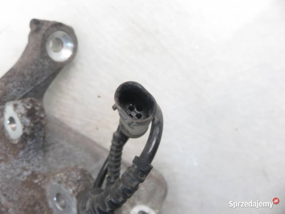 PIASTA TYLNA PRAWA BMW 5 F10 520 d 6793770 sprzedam