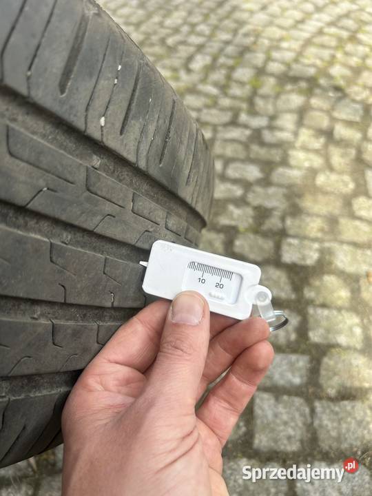 Sprzedam komplet Opony continental lato Strzegom