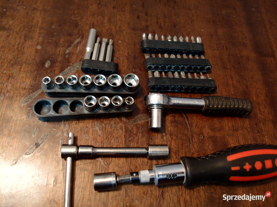 Zestaw kluczy nasadkowych wkrętak wielofunkcyjny Zestawy narzędzi Łódź