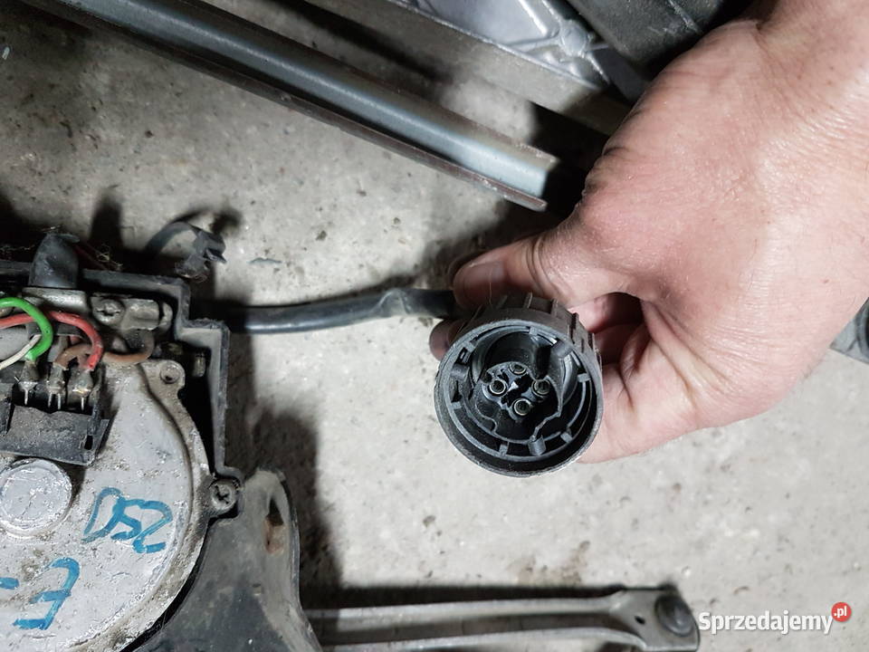 BMW 320 E36 MECHANIZM WYCIERACZEK PRZOD SILNIK Turek
