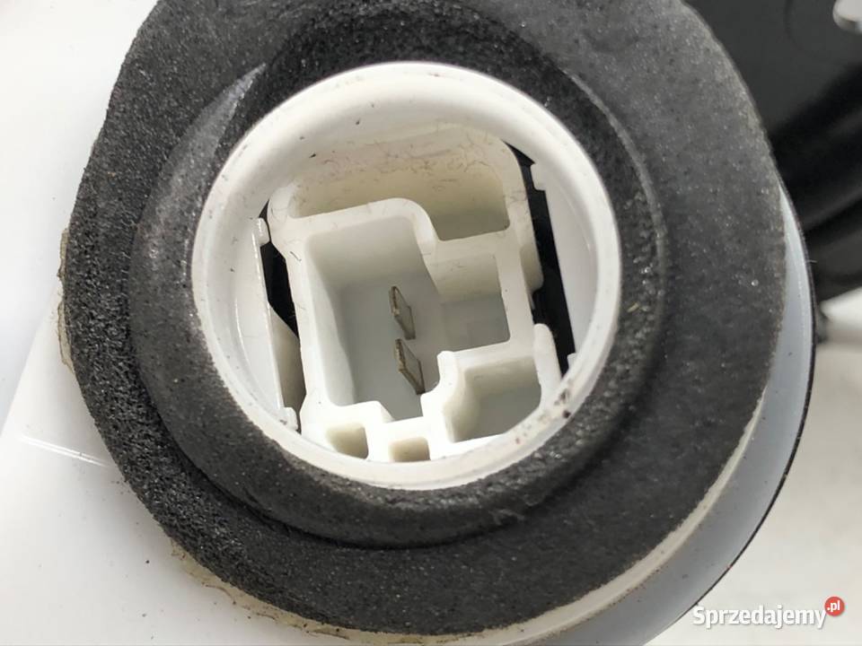 ZAMEK DRZWI PRAWY TYŁ SUZUKI BALENO Hatchback osobowe podkarpackie