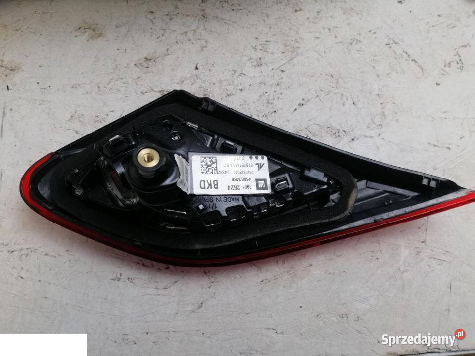 OPEL CORSA E LAMPA W KLAPE PRAWY TYŁ Oświetlenie Kozubszczyzna sprzedam