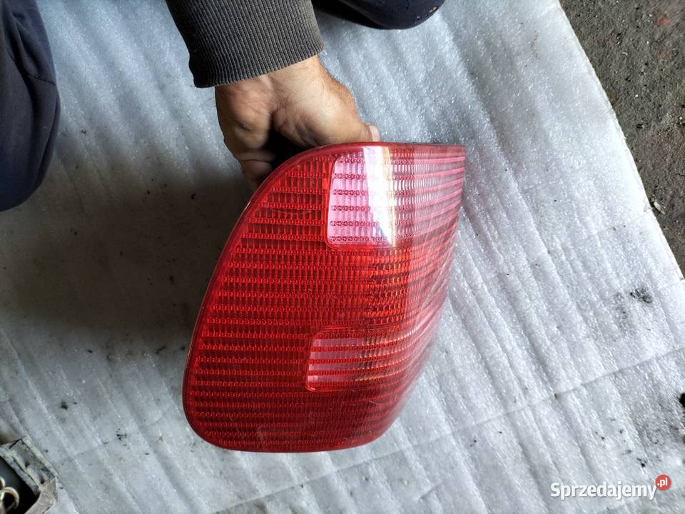 POLO 6N LAMPA TYŁ PRAWA CZERWONA