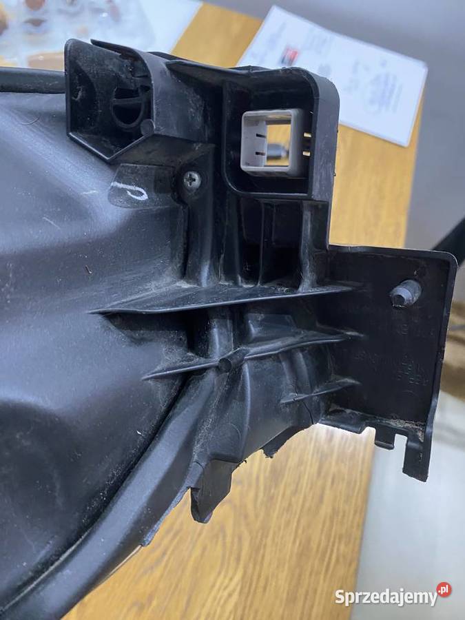Lampa przód prawa Mazda 2 2016r Płock