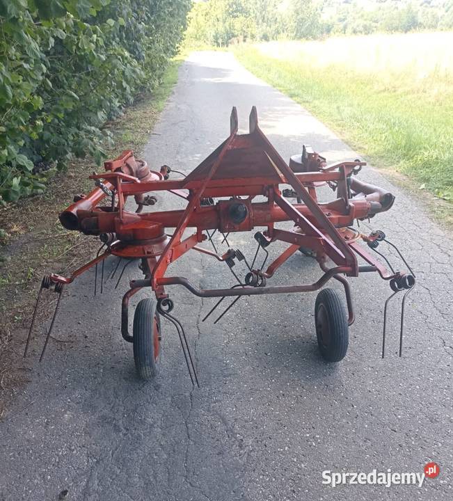 Przetrząsacz przewracarka karuzelowa zawieszana Pisarzowa