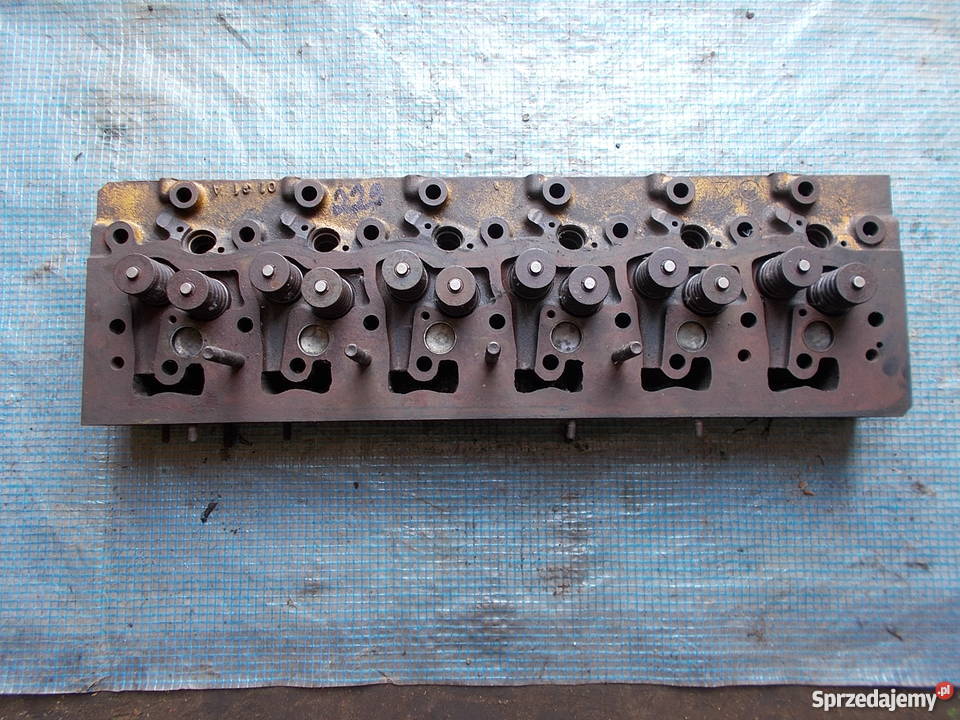 Głowica 6 cylindrowa Ford Holland Spławie