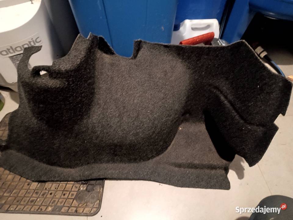 Boczki bagażnika golf 3 III osobowe