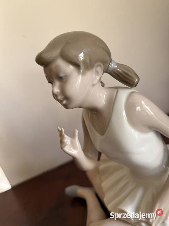 Lladro Nao Figurka Baleriny ze skrzyżowanymi Gdańsk