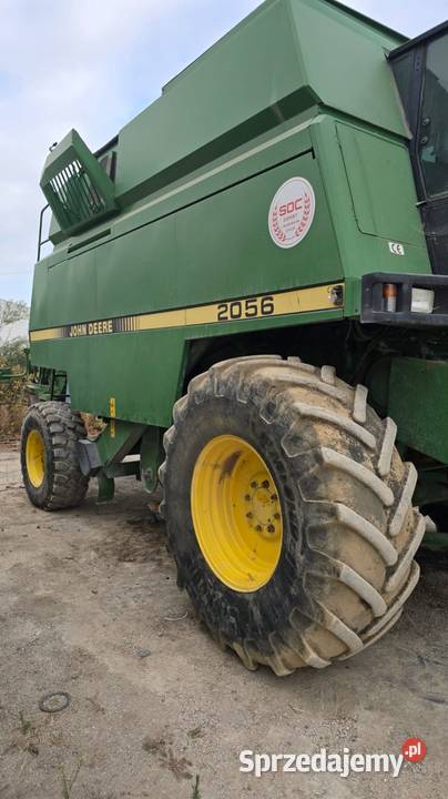John Deere 2056