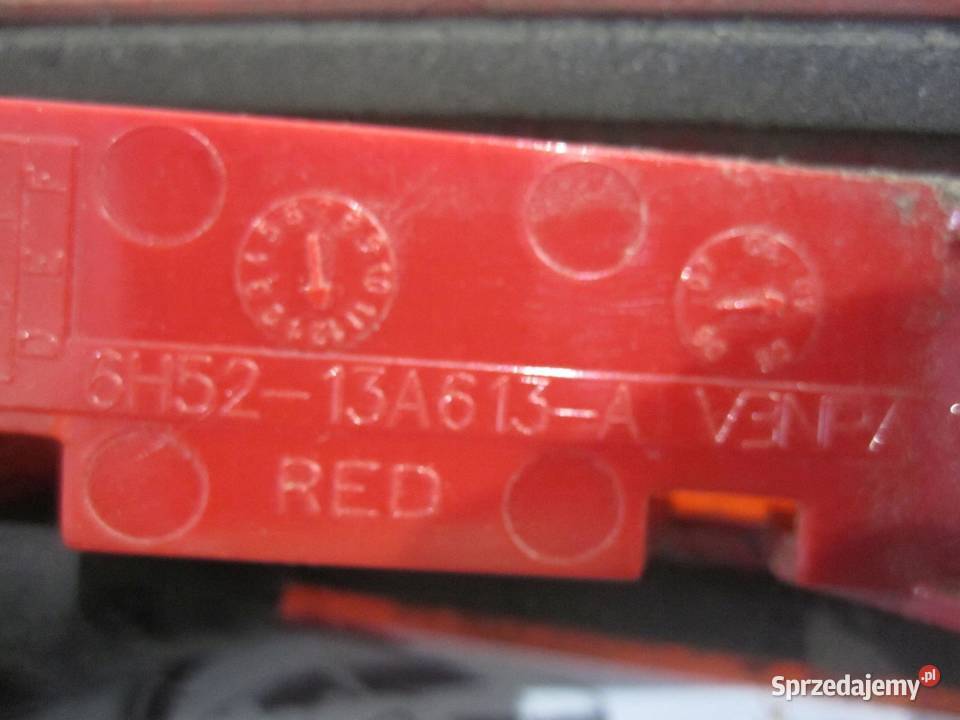 FREELANDER II 08r światło STOP 6H5213A613A