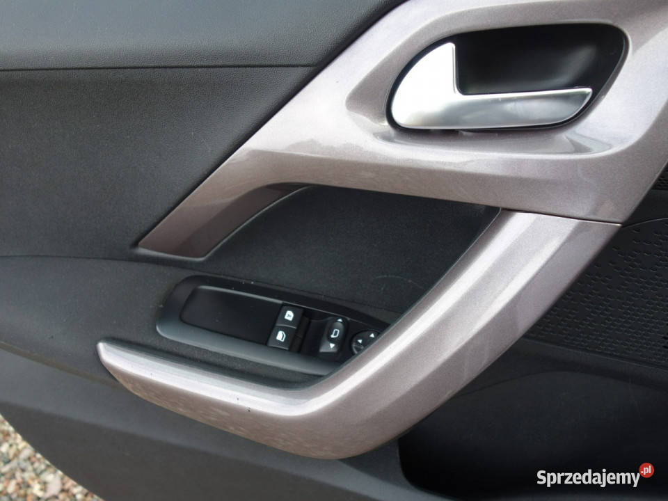 Peugeot 2008 Peugeot 2008 2015r 12 benzyna 82 kurtyny powietrzne pomorskie Słupsk