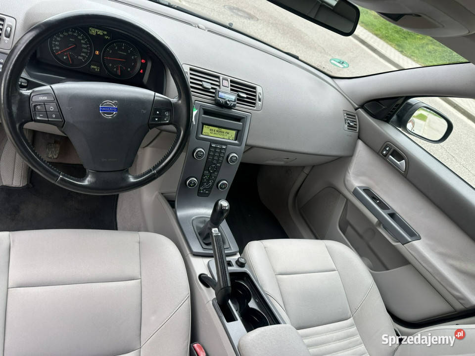Volvo V50 liftingu benzyna opony wielosez sprzedam