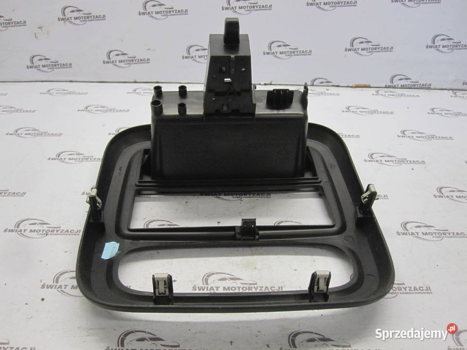 RENAULT TRAFIC III 15r ramka radia przełączników świętokrzyskie Kielce