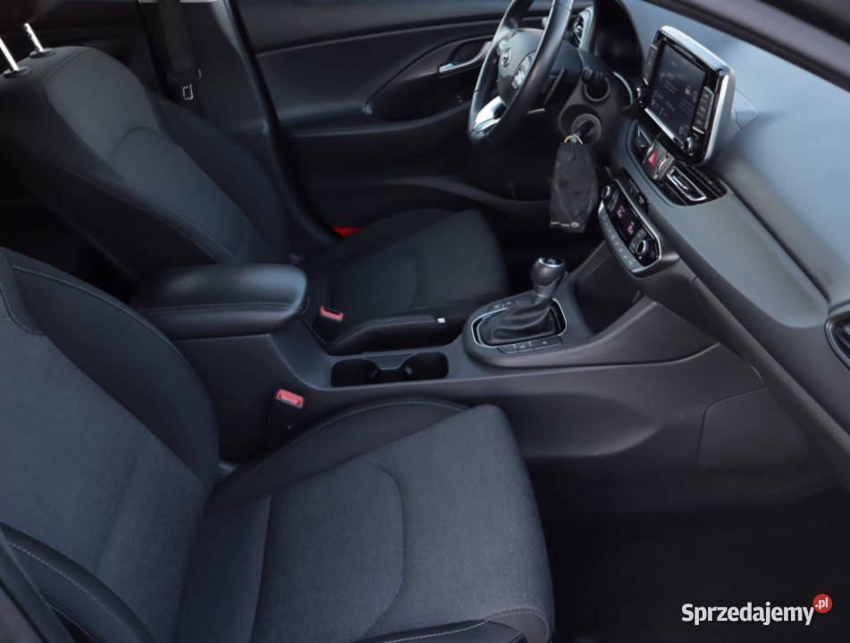 Hyundai i30 Fastback 15 TGDI MHEV radio