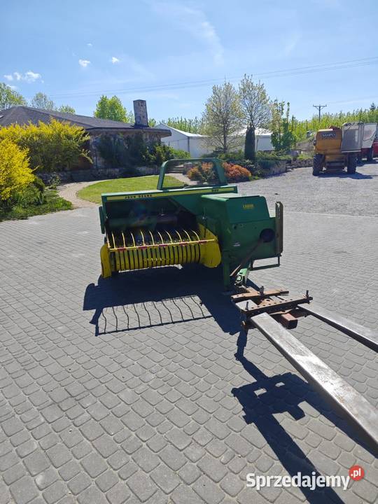 Prasa kostkującą John Deere 330 inne 339 stan Dragany