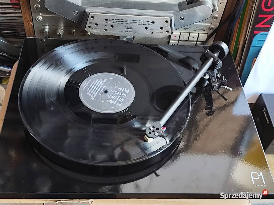 gramofon Rega P1 Plana One