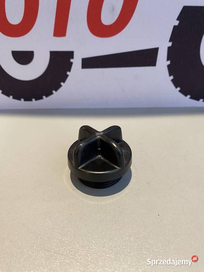 Korek wlewu oleju Massey Ferguson Valmet Białystok