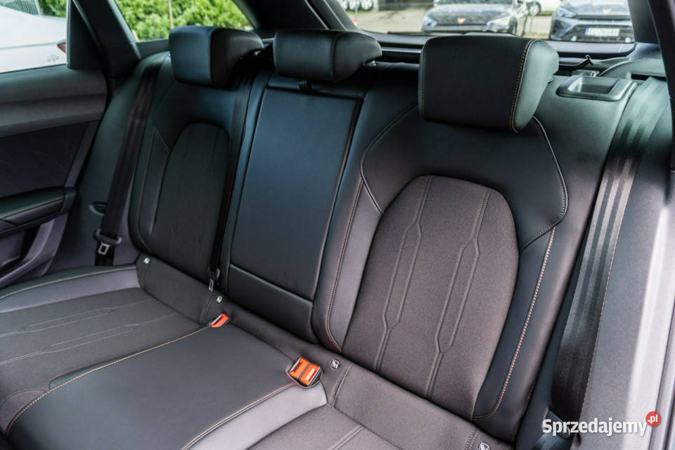 Cupra Leon Sportstourer 15 eTSI 150 DSG Dostępny lakier metallic Łódź