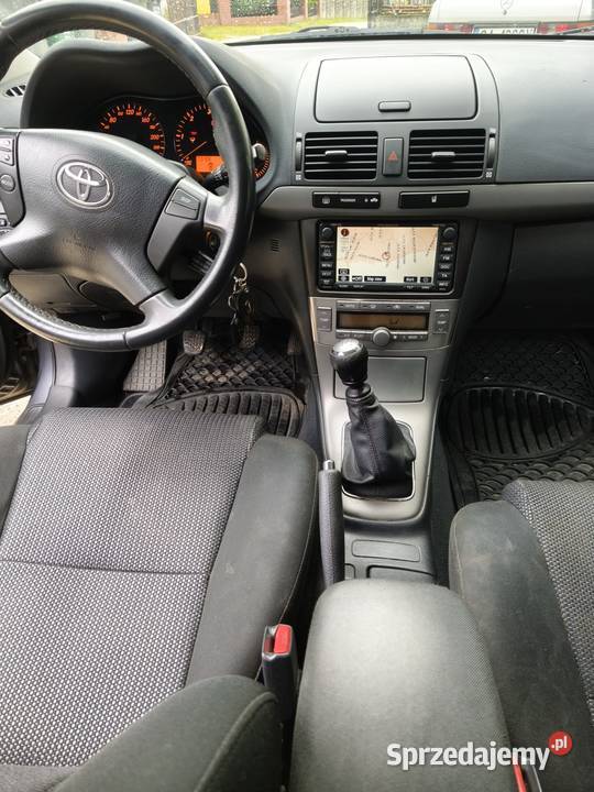 TOYOTA AVENSIS 2007r 1998cm3 Mrzezino