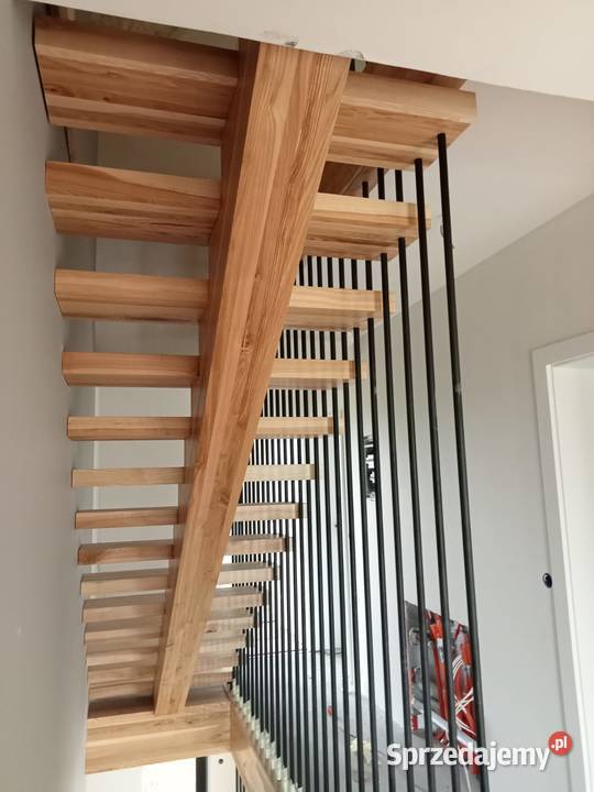 SCHODY DREWNIANE STOLARSTWO produkcja małopolskie Zakopane usługi budowlane