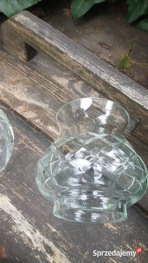 Dwa kryształowe klosze