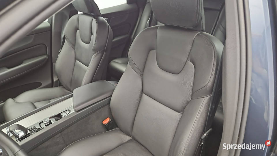 Volvo XC 60 B4 D AWD Plus Dark aut Z Polskiego 1969cm3 Warszawa