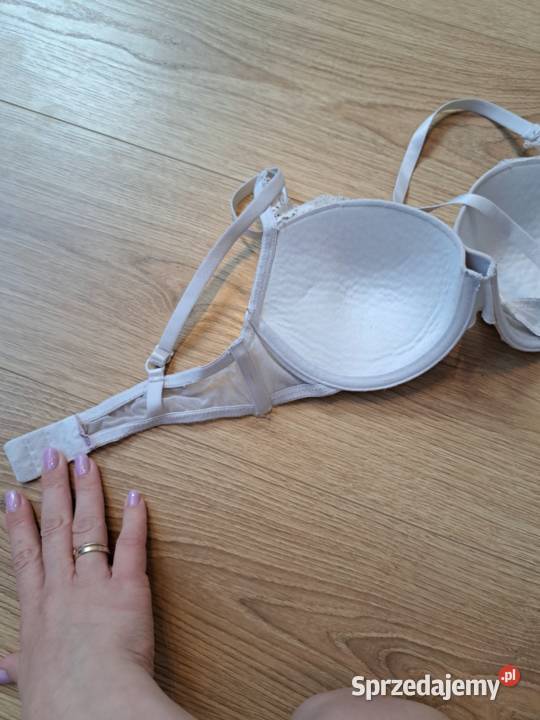 Biustonosz z koronką Esmara Lingerie rozmiar 75B Inna marka pomorskie Trąbki Wielkie